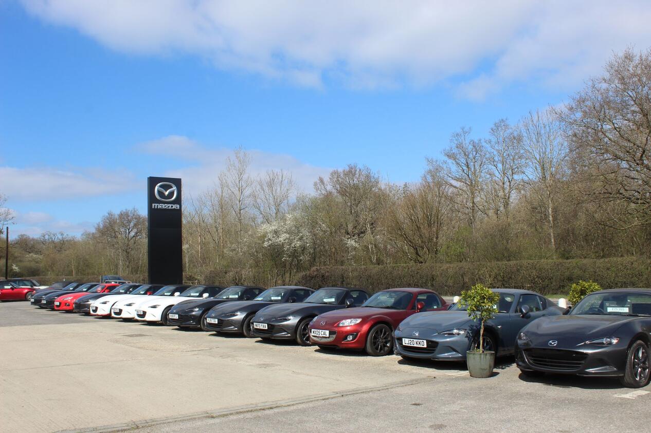 Lodge Garage Mazda Car dealership in Aylesbury AutoTrader