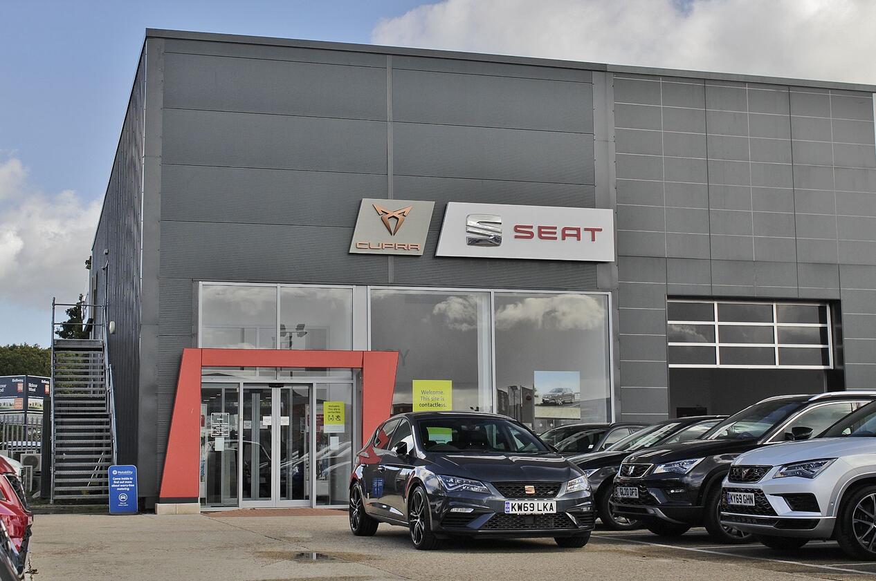 FG Barnes SEAT Maidstone Car dealership in Maidstone