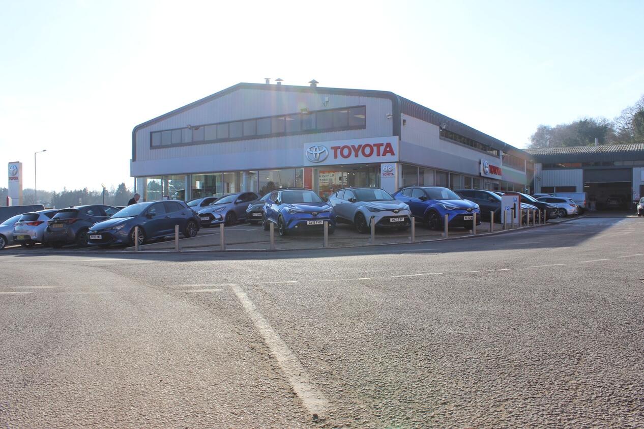 Jemca Toyota Bracknell Car dealership in Bracknell AutoTrader