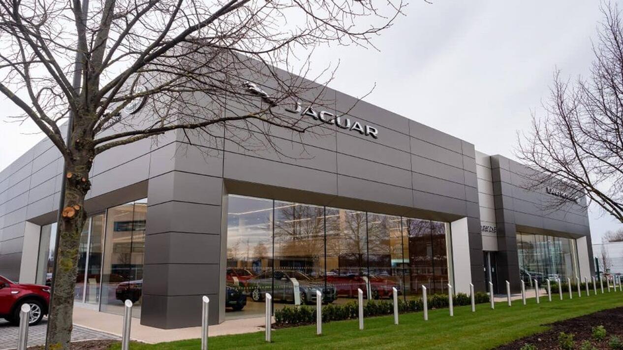 Stratstone Jaguar Land Rover Nottingham Car dealership in Nottingham