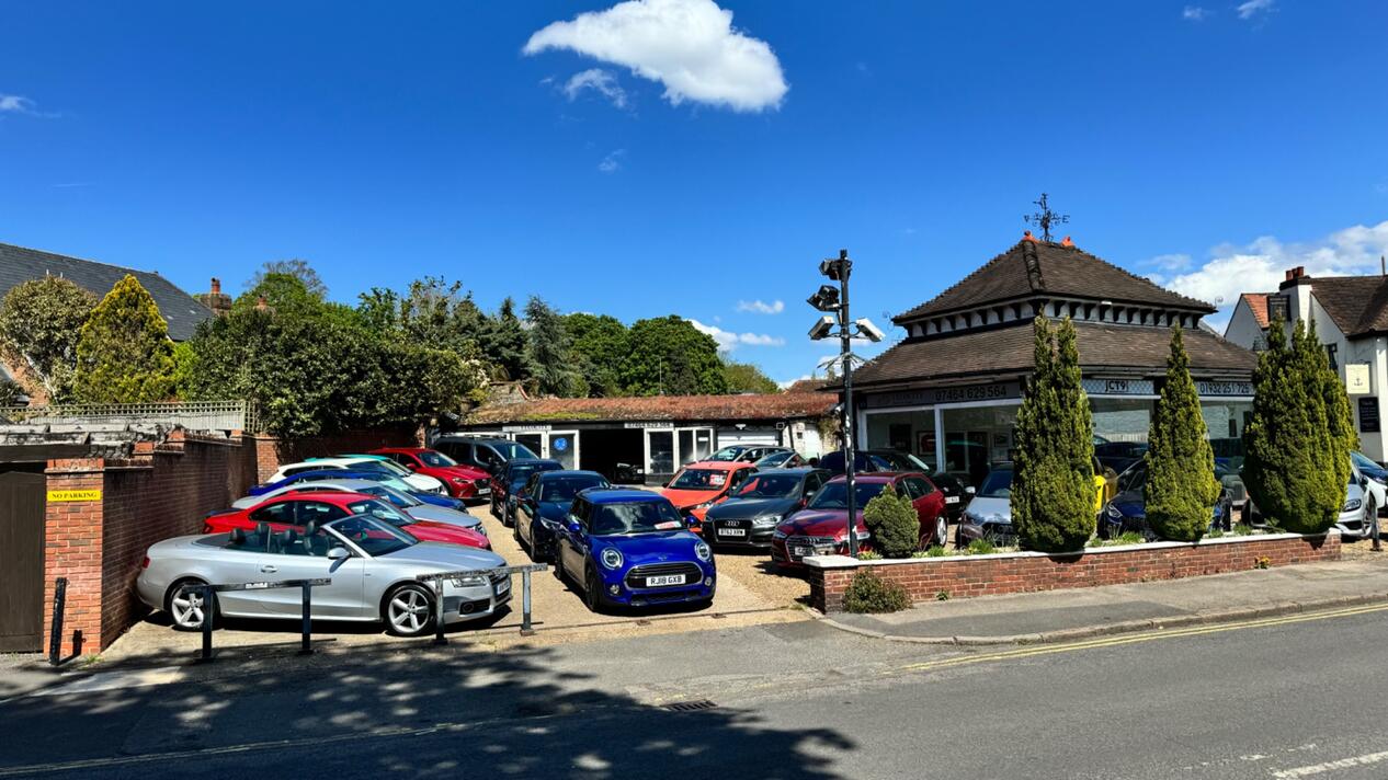 Velocity Auto Sales Car dealership in Shepperton AutoTrader