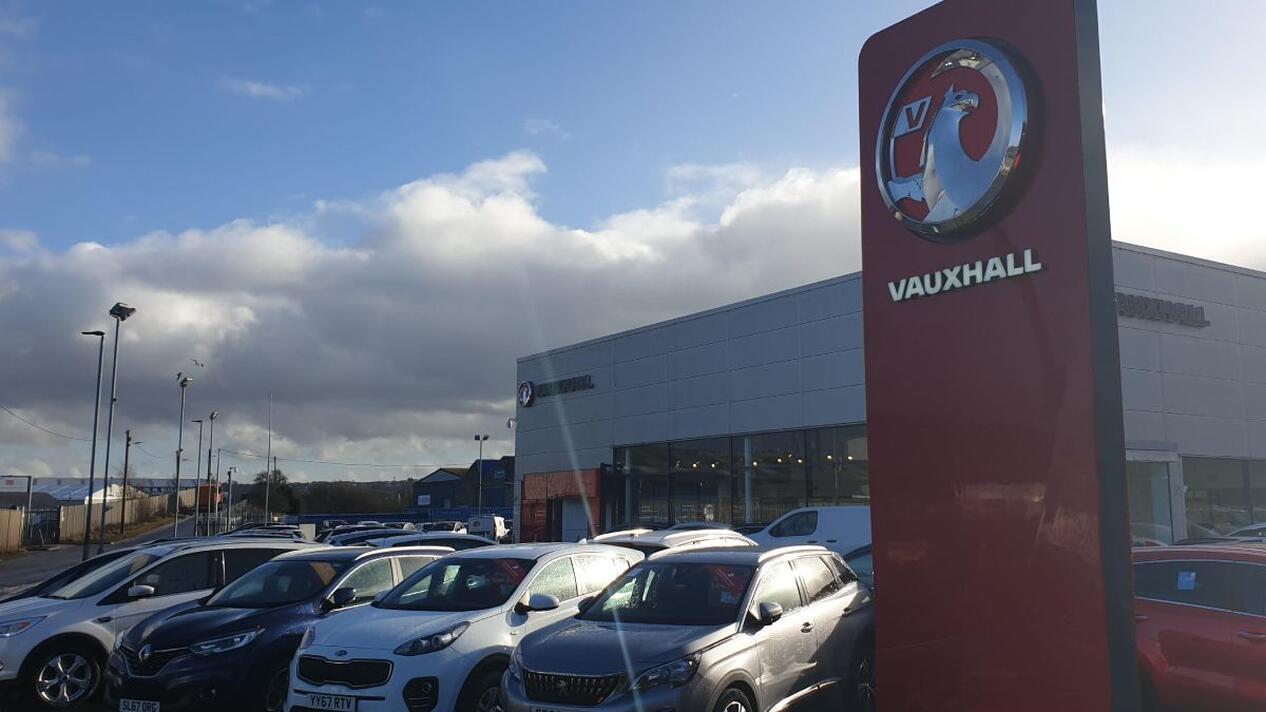 Evans Halshaw Vauxhall Falkirk Car dealership in Grangemouth AutoTrader