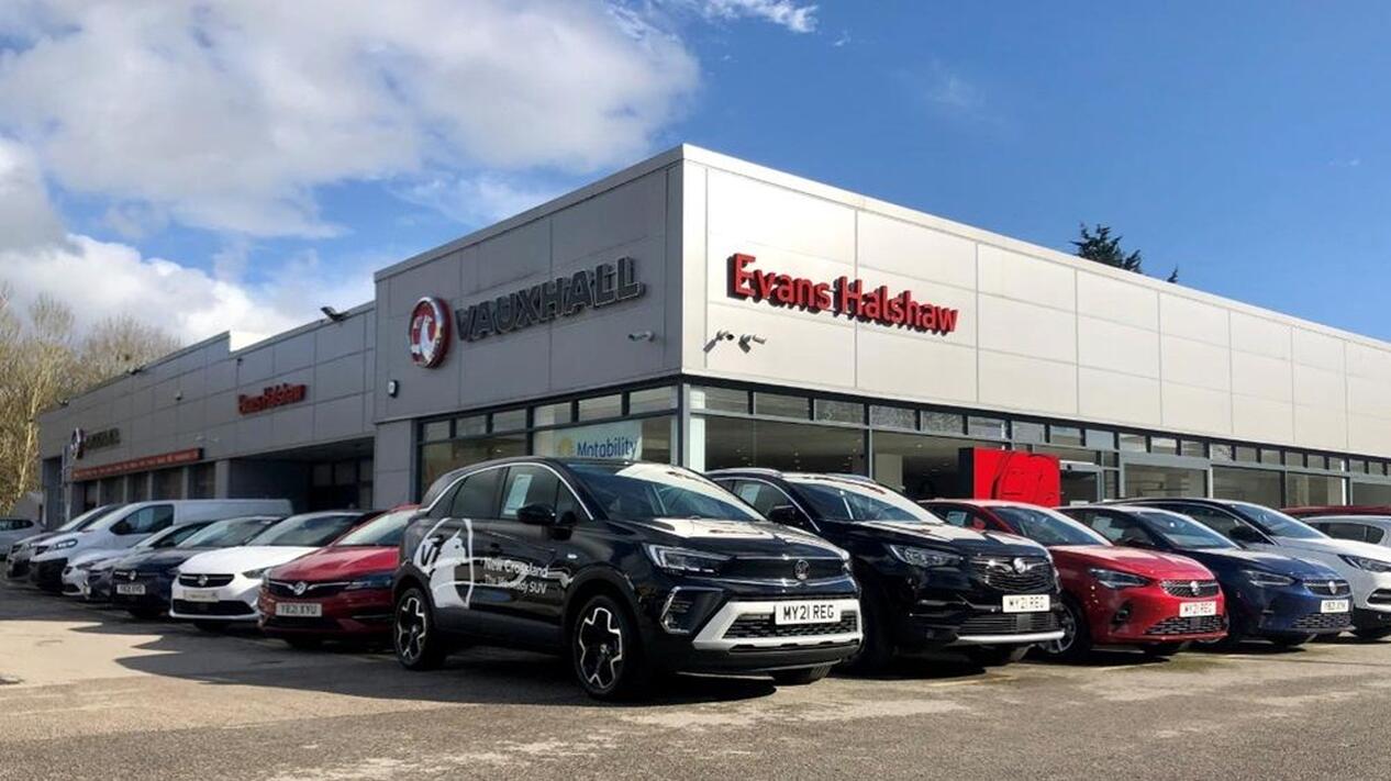 Evans Halshaw Vauxhall Horsforth Car dealership in Leeds AutoTrader