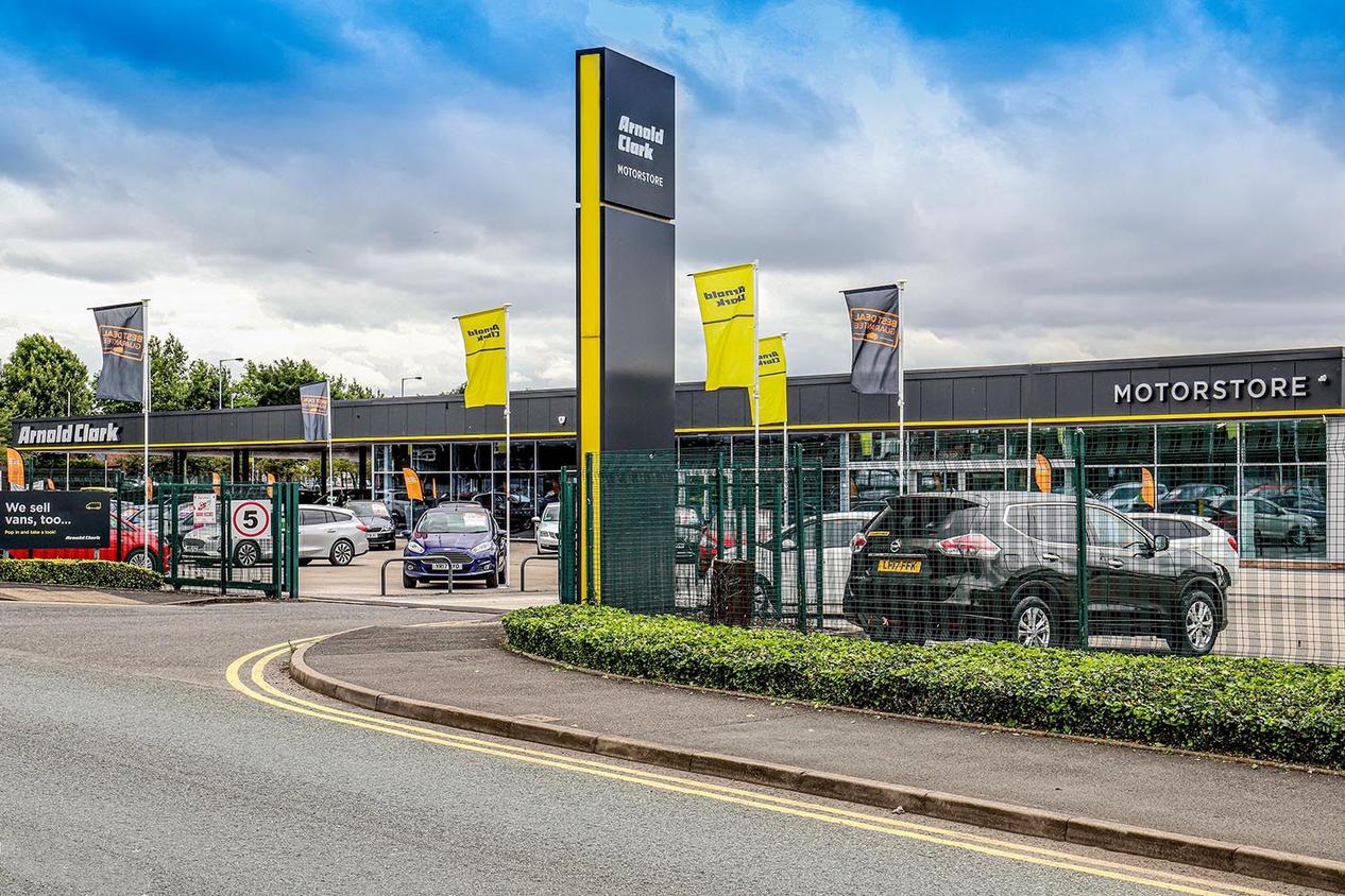 arnold-clark-burton-on-trent-motorstore-car-dealership-in-burton