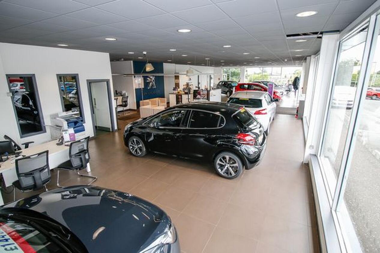 Arnold Clark Peugeot (Clydebank) Car dealership in Glasgow AutoTrader