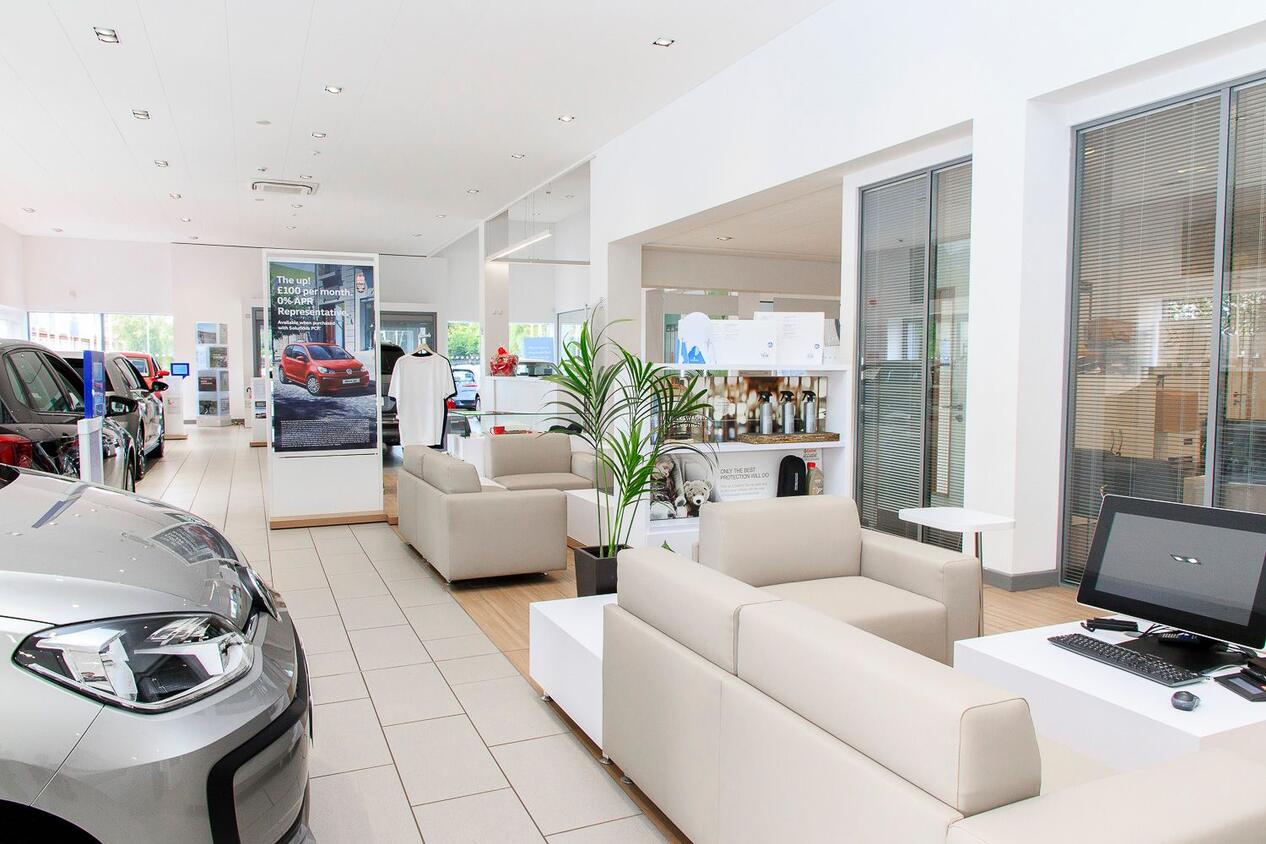 Arnold Clark Volkswagen (Glasgow South) Car dealership in Glasgow AutoTrader