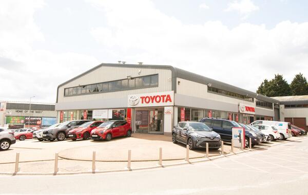 Jemca Toyota Bracknell | Car dealership in Reading | AutoTrader