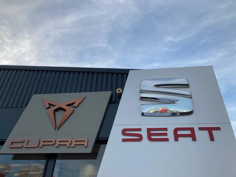 Bristol Street Motors SEAT Darlington Car dealership in Darlington