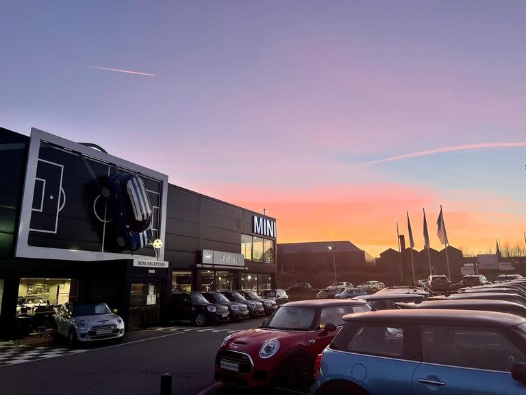 Sandal MINI Huddersfield | Car dealership in Huddersfield | AutoTrader