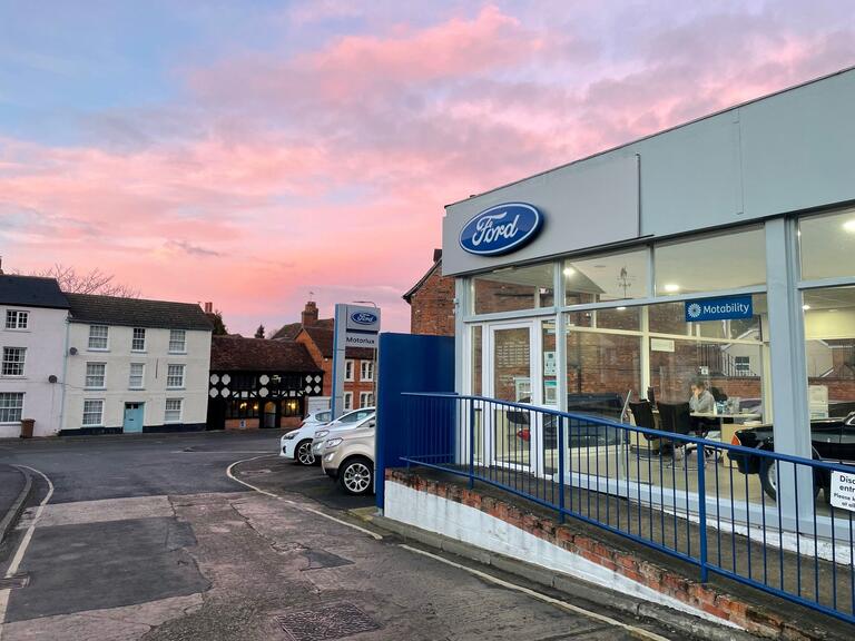 Motorlux Ford Car dealership in Wantage AutoTrader