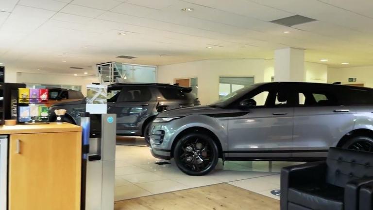 Harwoods Land Rover Croydon, Surrey | Car dealership in Coulsdon |  AutoTrader