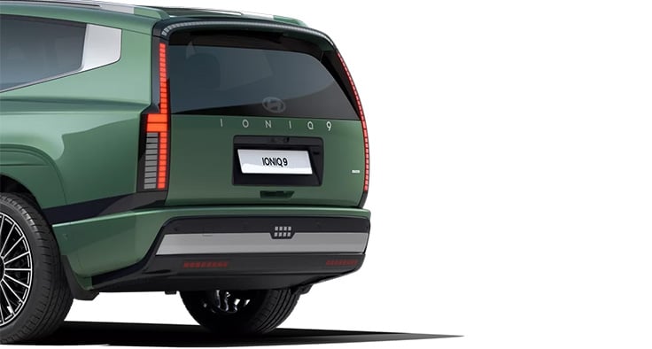 Dynamic LED lighting signature.