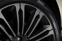 Range Rover Velar alloy wheel close-up view