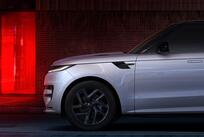  Range Rover Sport side view of the front of the car