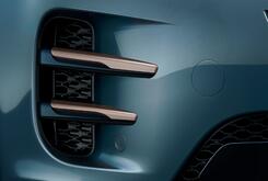 The front grille of a Range Rover Evoque