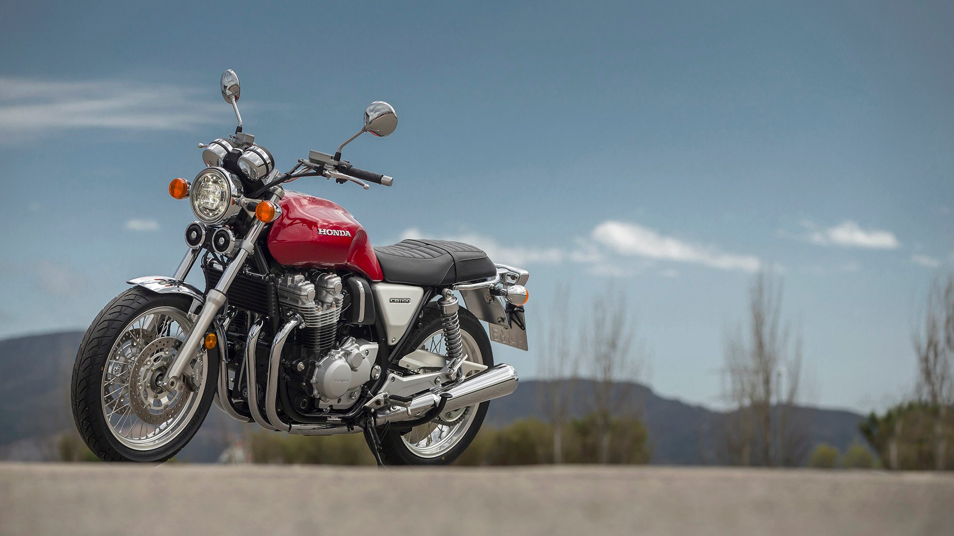 Honda Cb1100 Naked 17 Review Autotrader Honda Cb1100 Naked 17 Review Autotrader