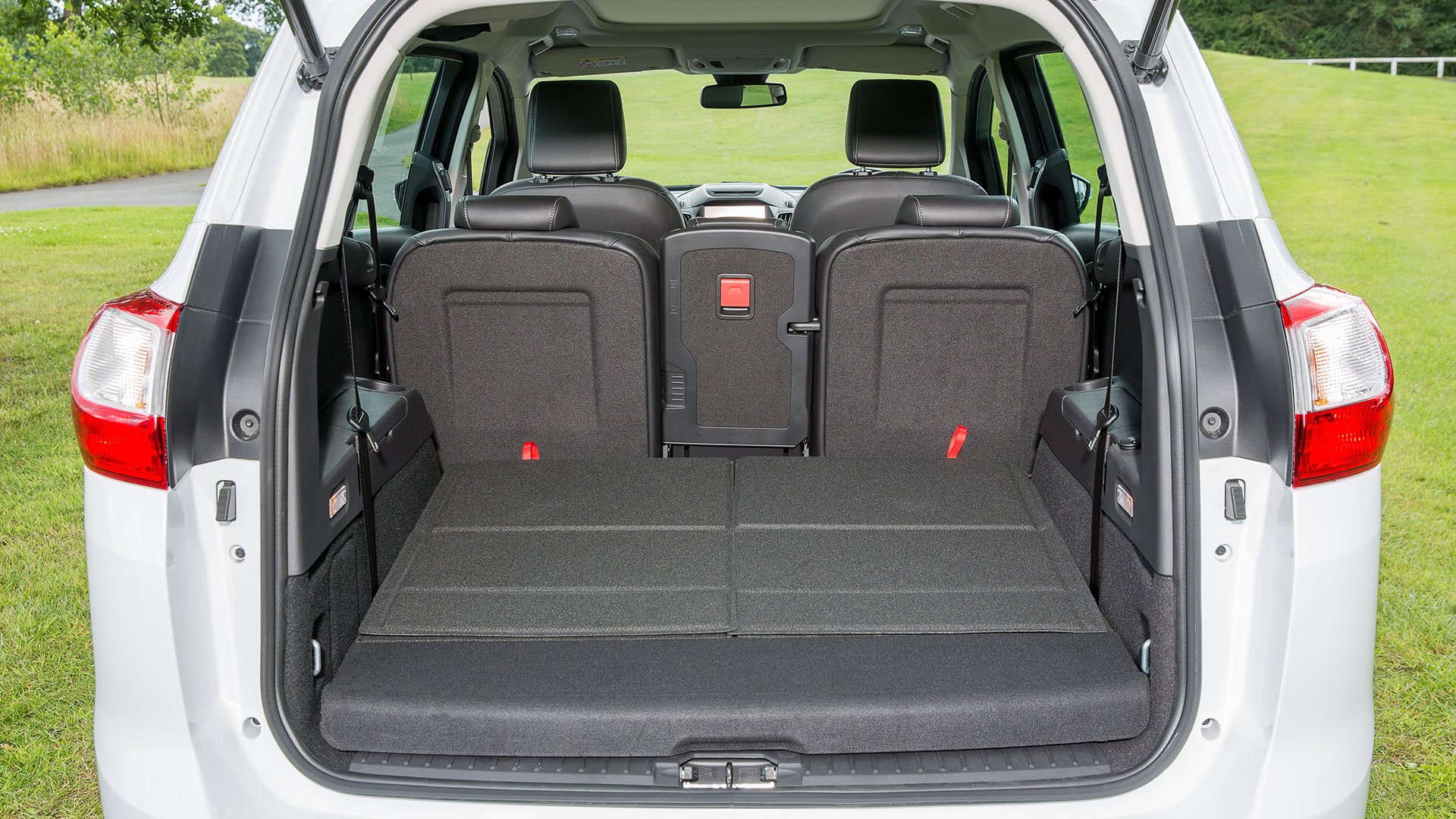 Ford Grand C Max Mpv 15 Review Autotrader Ford Grand C Max Mpv 15 Review Autotrader