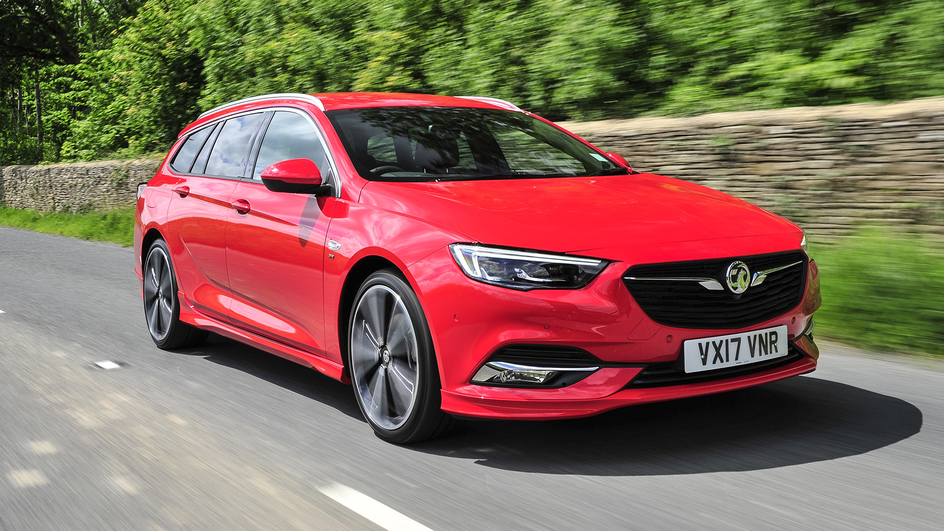 Vauxhall Insignia Sports Tourer (2017 - ) review | AutoTrader
