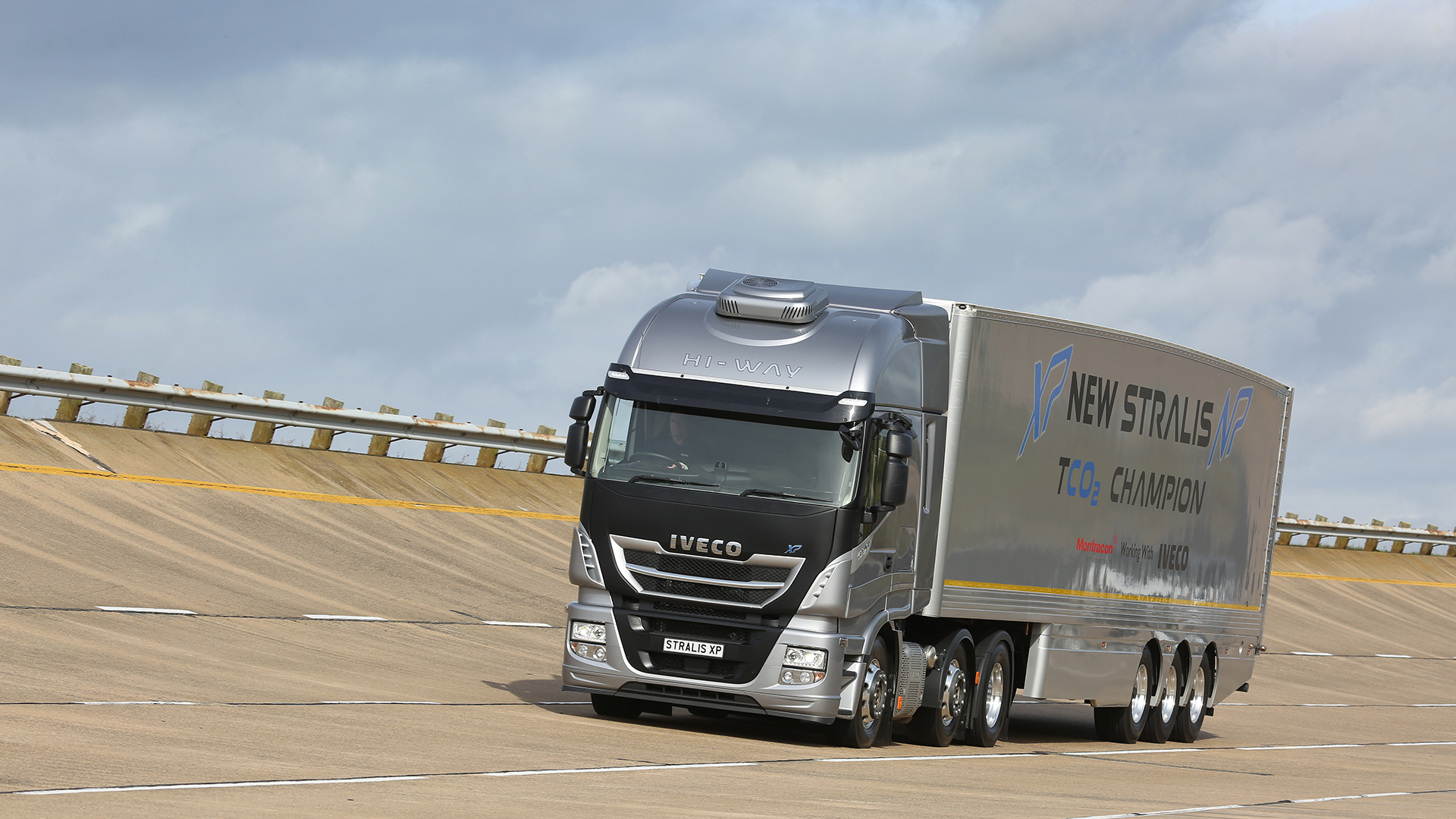 Iveco Stralis review | AutoTrader