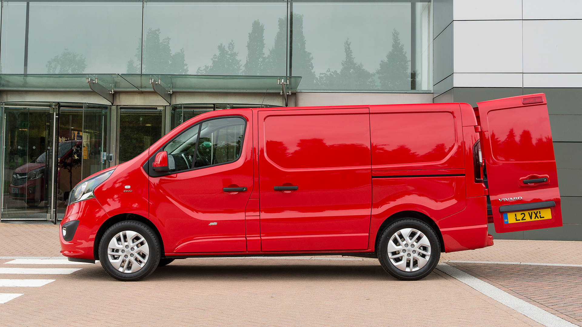 pre registered vauxhall vivaro vans