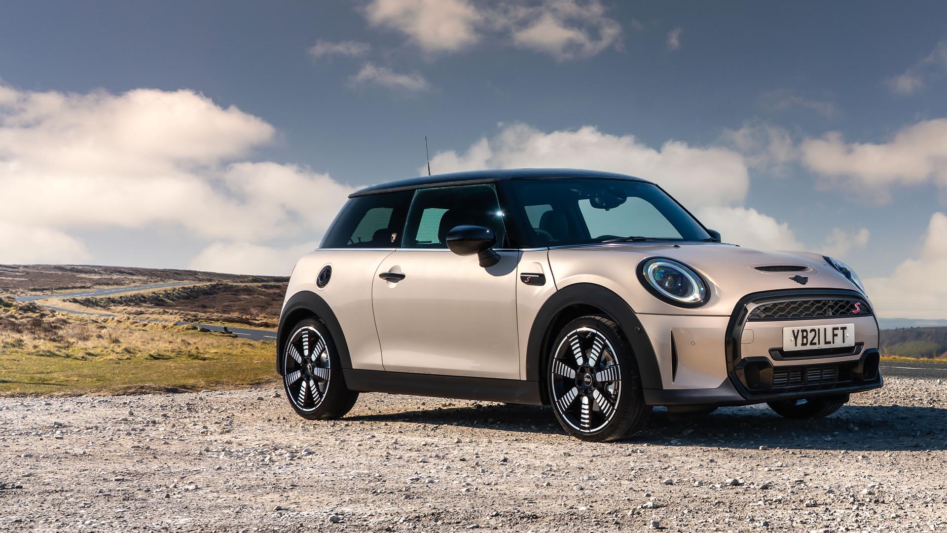 MINI Hatch Review & Prices 2023 | AutoTrader UK