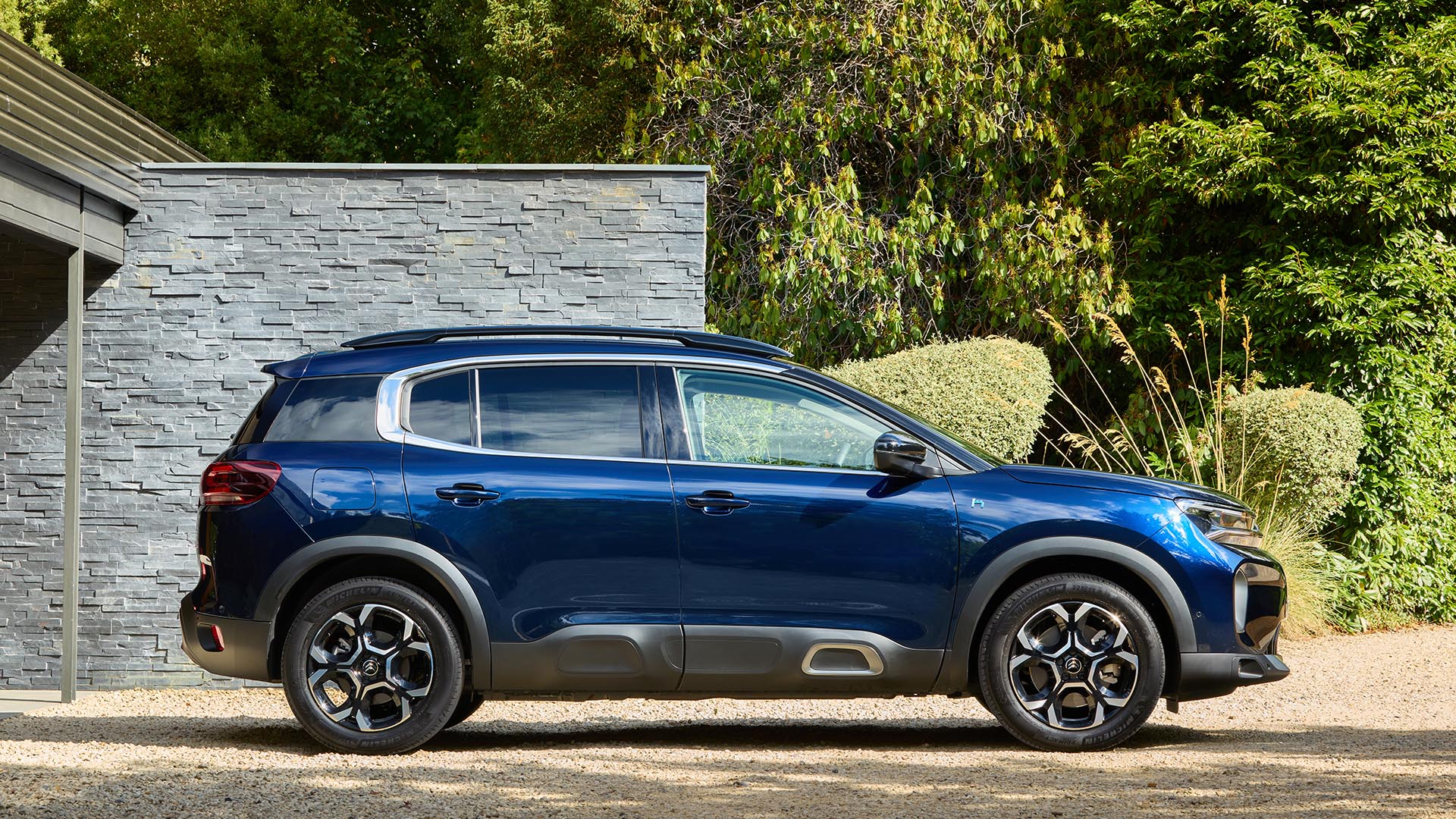 Citroen C5 Aircross Review & Prices 2023 | AutoTrader UK