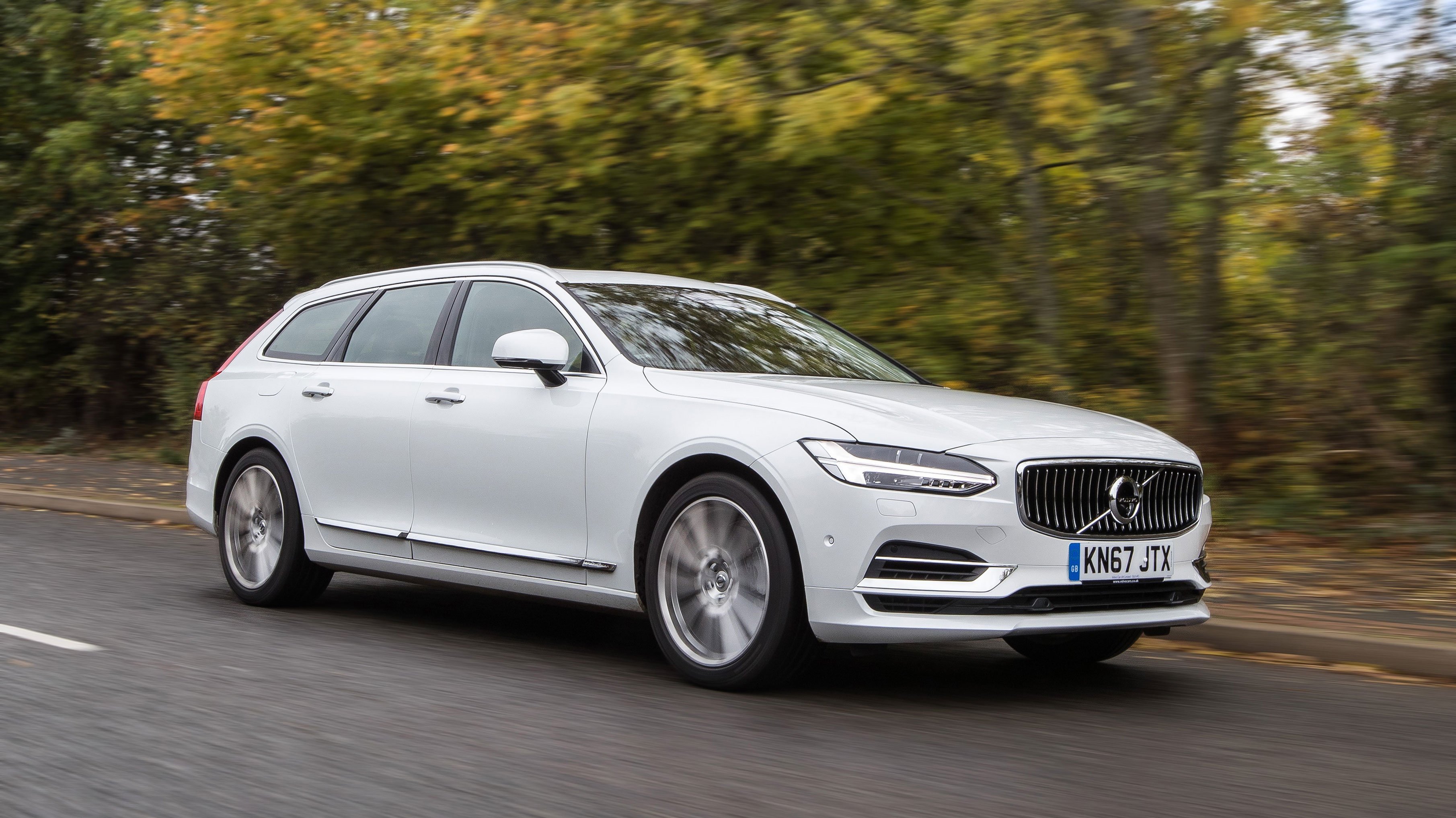 Volvo V90 Estate (2016 - 2020) review | AutoTrader