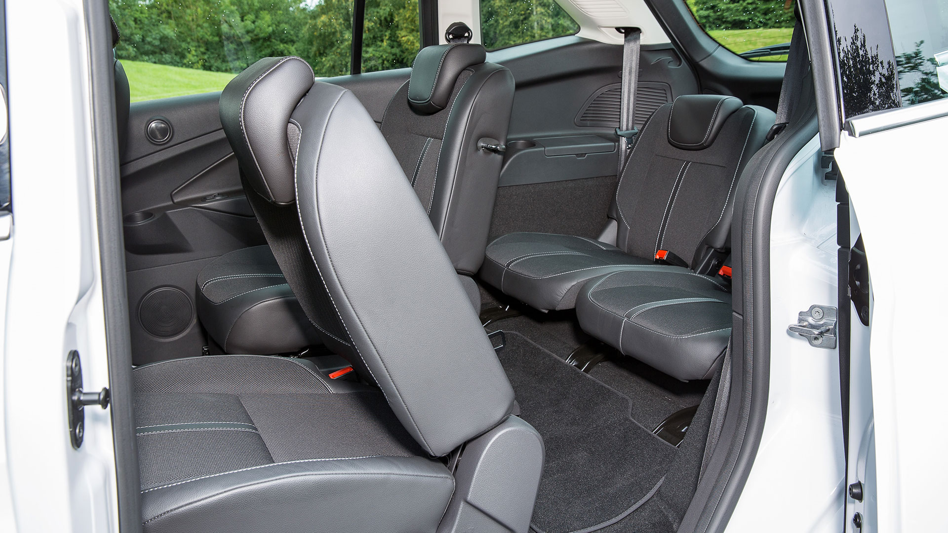 Ford Grand C Max Mpv 15 Review Auto Trader Uk Ford Grand C Max Mpv 15 Review Auto Trader Uk