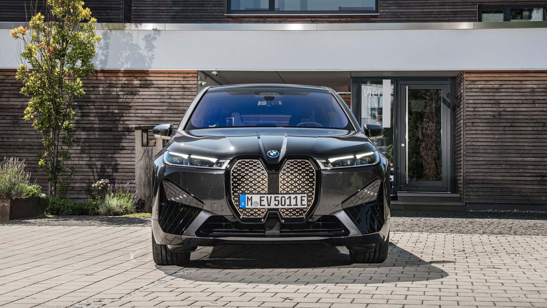 BMW iX