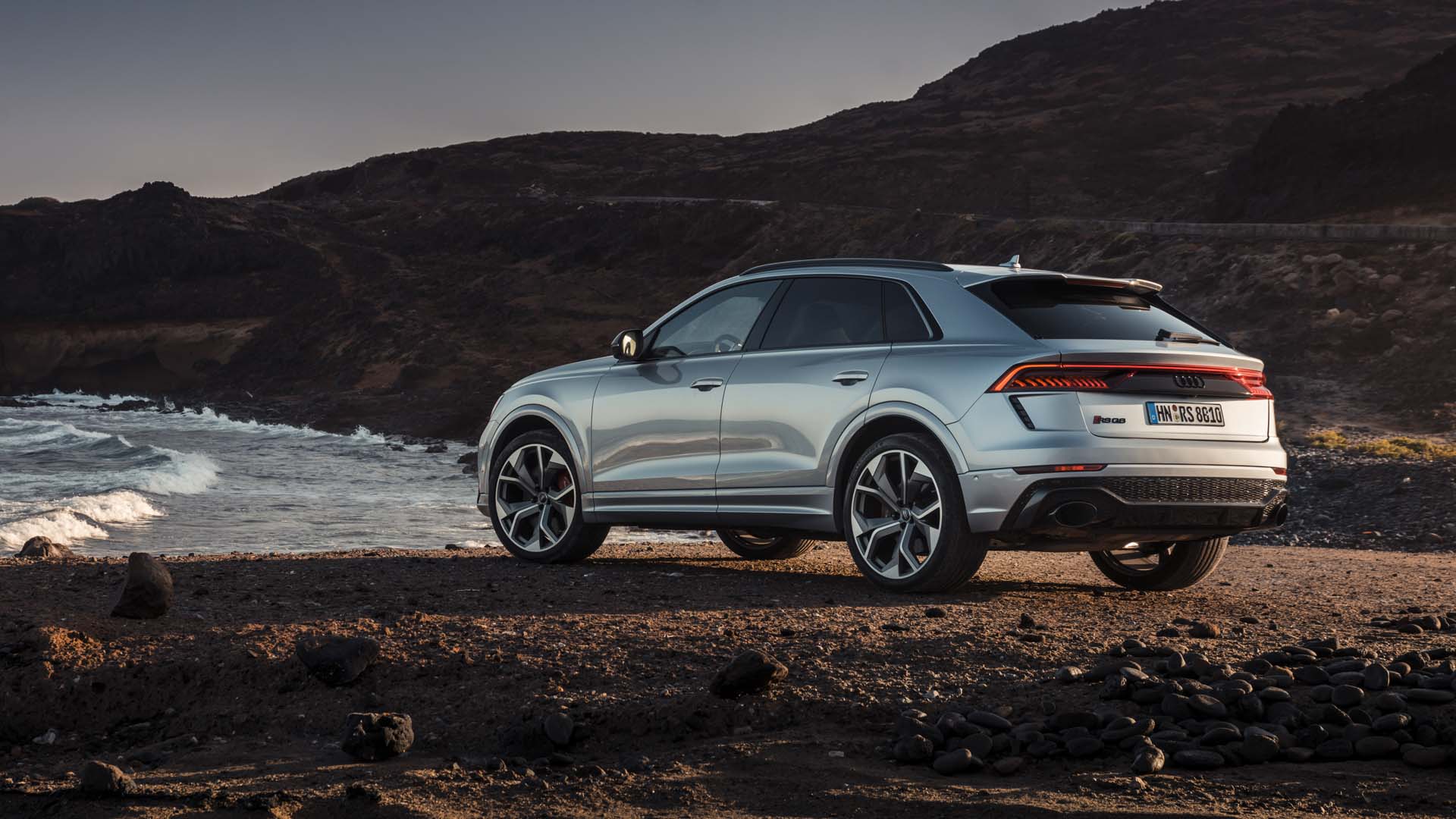 Audi RSQ8 Review & Prices 2023 | AutoTrader UK