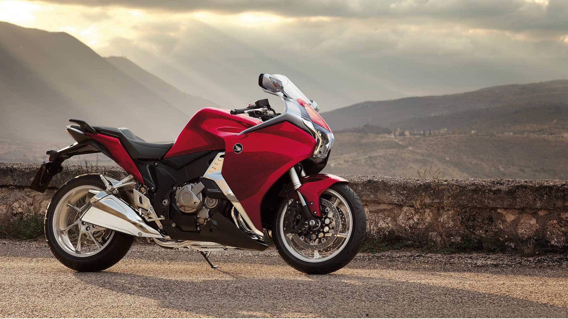 Honda VFR1200F Sports Tourer (2010 - ) review | AutoTrader