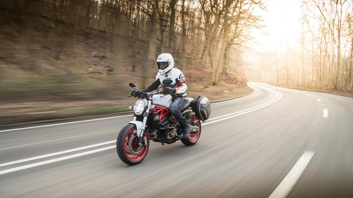 ducati monster 821 panniers