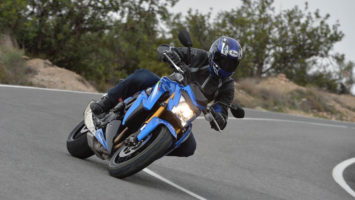 The Suzuki GSX-S1000 is quick, agile and fun-to-ride Suzuki GSX-S1000 (2015 - )