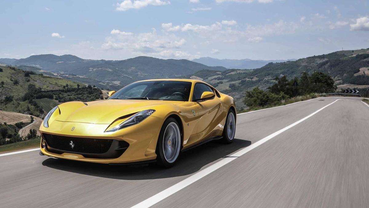 Ferrari 812 Superfast Coupe (2017 - ) review | Auto Trader UK