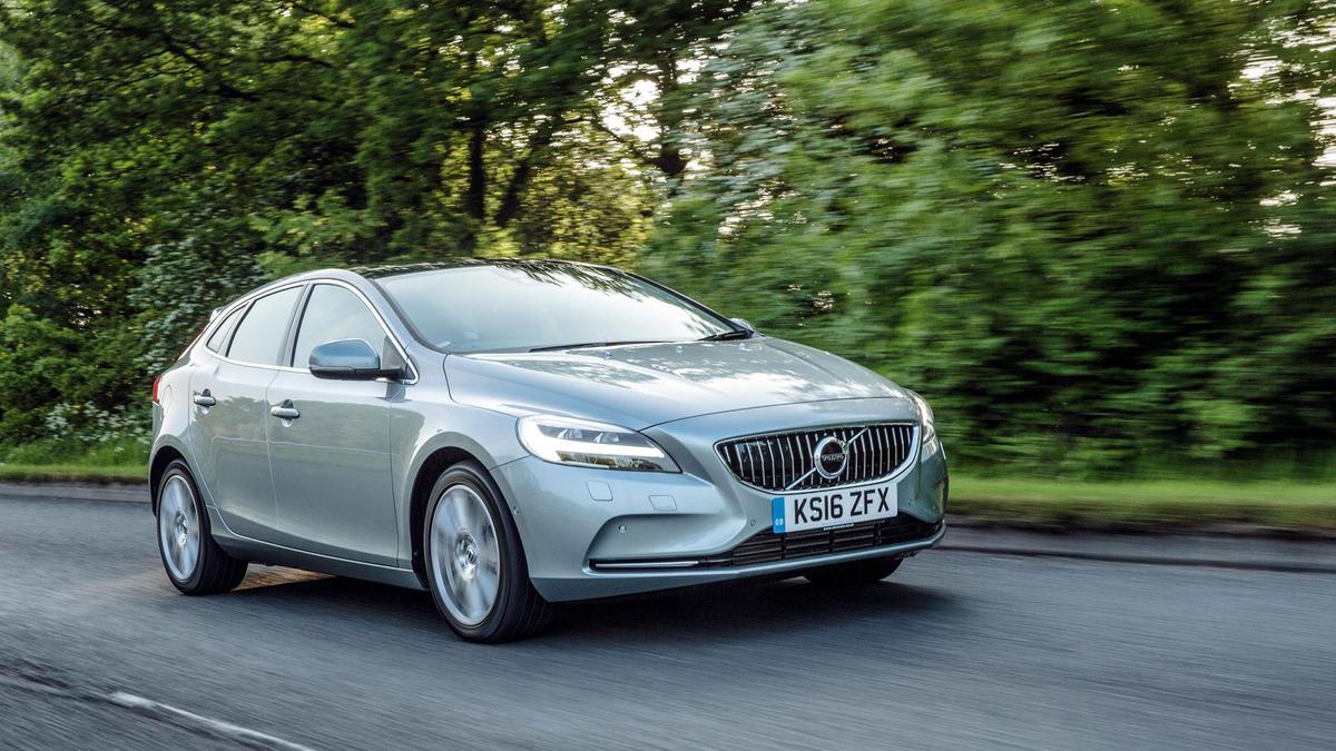 Volvo V40 Hatchback 2015 Review Auto Trader Uk