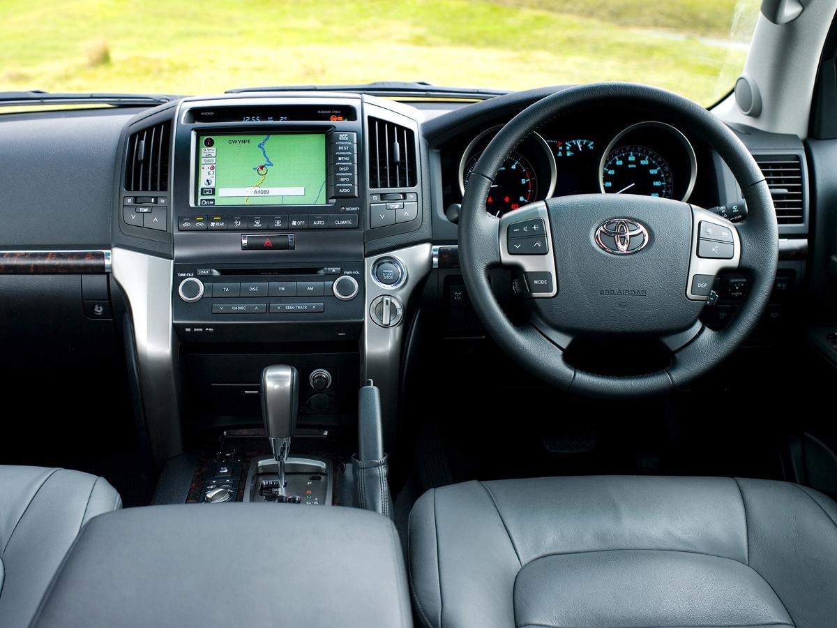 Toyota Land Cruiser V8 4x4