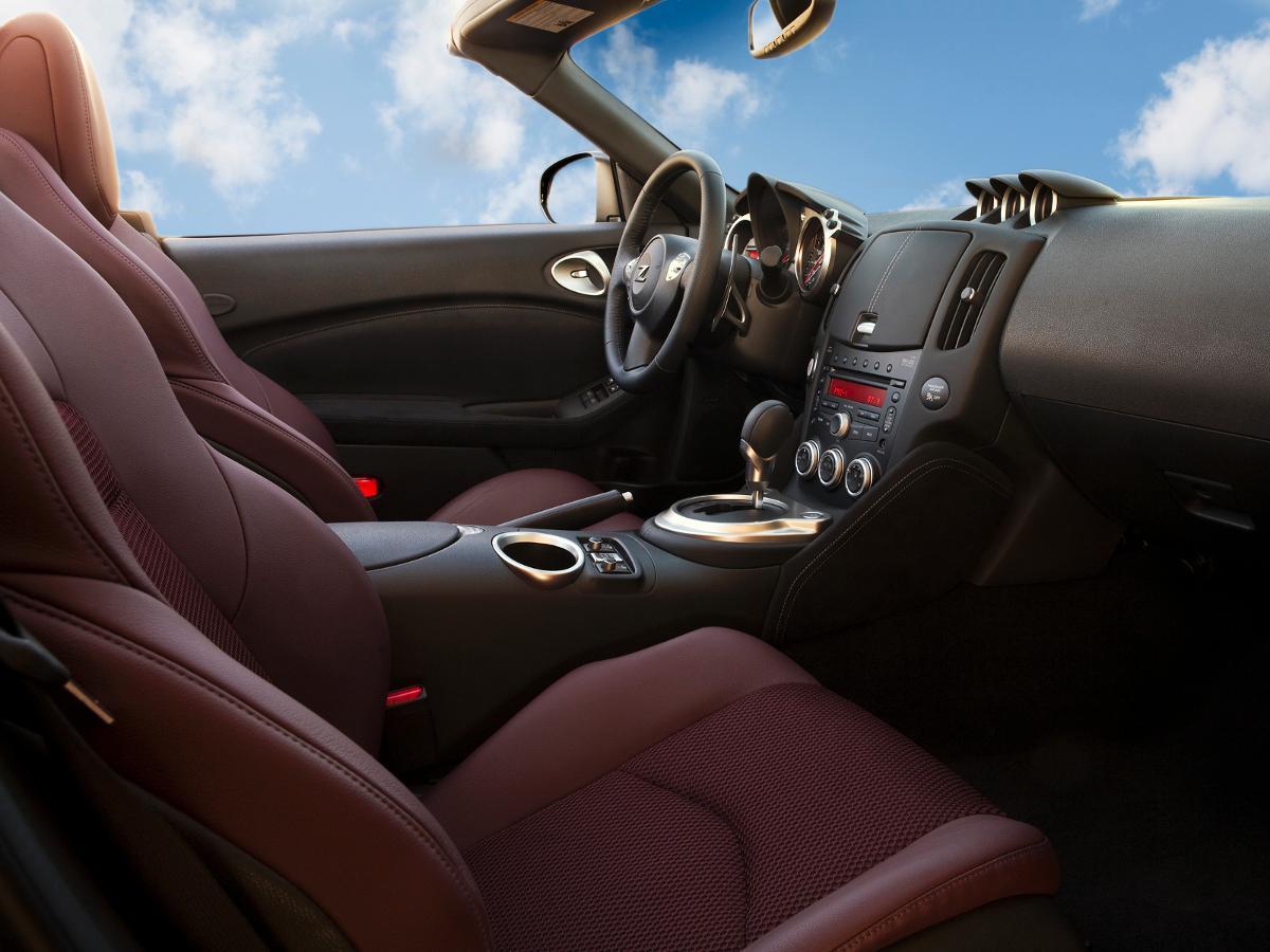 Nissan 370z Roadster convertible
