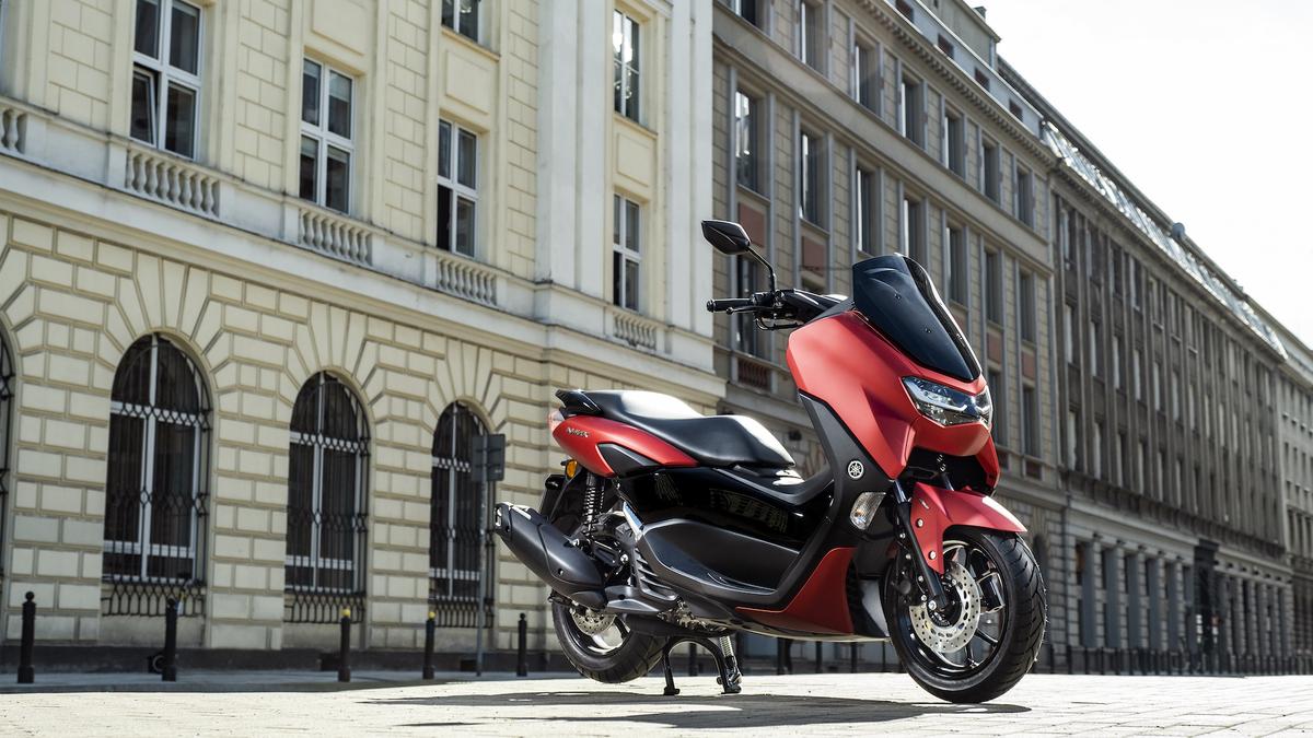 Yamaha NMAX Scooter (2021 - ) review Yamaha NMAX Scooter (2021 - ) review