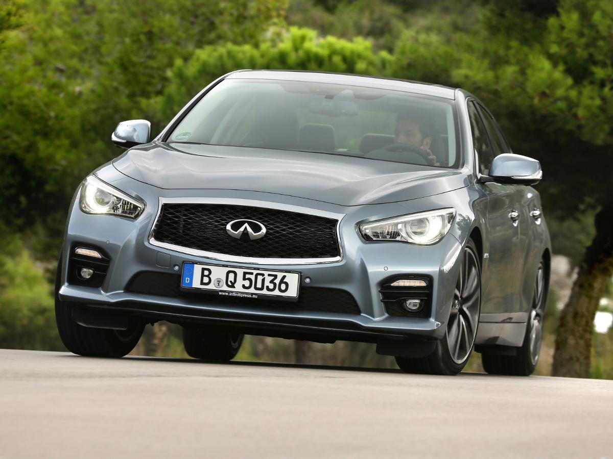Infiniti Q50 saloon