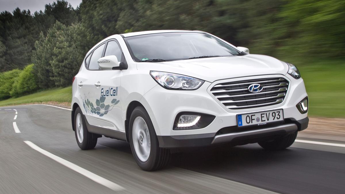 Effectively, this is an electric car, so it gives near-silent running Hyundai ix35 Fuel Cell