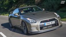2015 Nissan GT-R front tracking 2015 Nissan GT-R front tracking