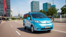 2015 Nissan e-NV200 MPV driving 2015 Nissan e-NV200 MPV driving