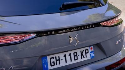 2022 DS 7 rear badge