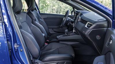2023 Renault Clio blue front interior