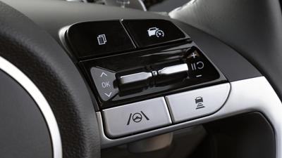 Hyundai Tucson steering wheel controls