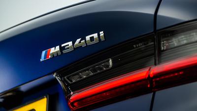 2022 BMW 3 Series saloon badge