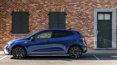 2023 Renault Clio blue side view