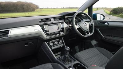 2015 Volkswagen Touran cabin