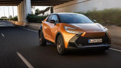 2023 Toyota C-HR driving front