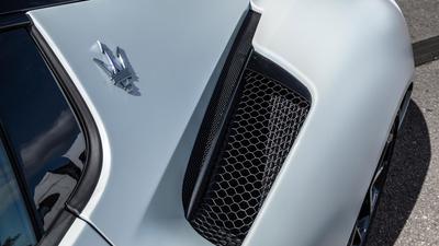 2022 Maserati MC20 close up